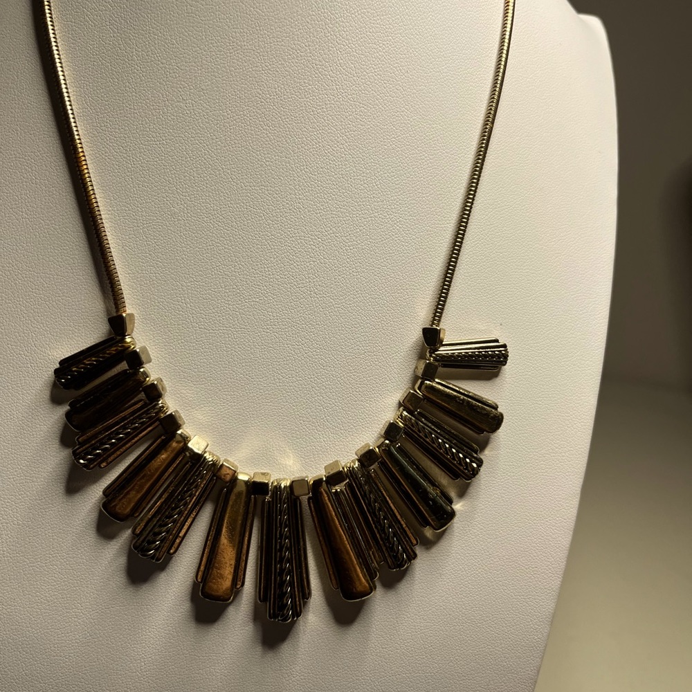 Gold Tone Necklace